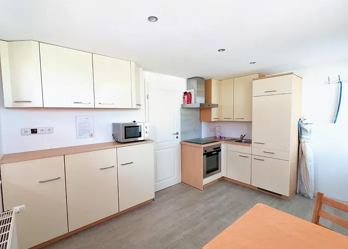 Ferienhaus Sellin Hébergement de vacances *